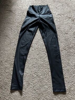 Aritzia TNA Shine High Waisted Full Length leggings XXS